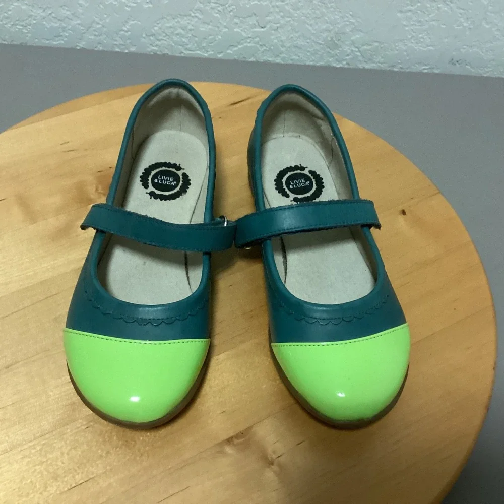 LIVIE & LUCA Teal Neon Green Patent Toe Strap Mary Jane Shoes Kids‎ Size 1